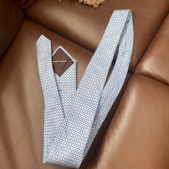 Michael Kors neck tie - Picture 1 of 3